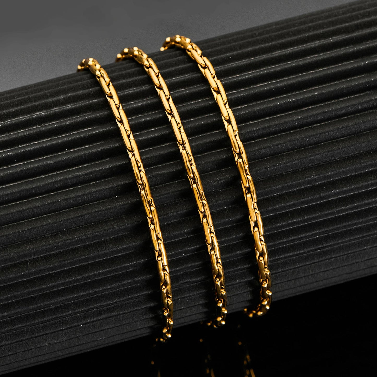 The Noble Gleam Choker